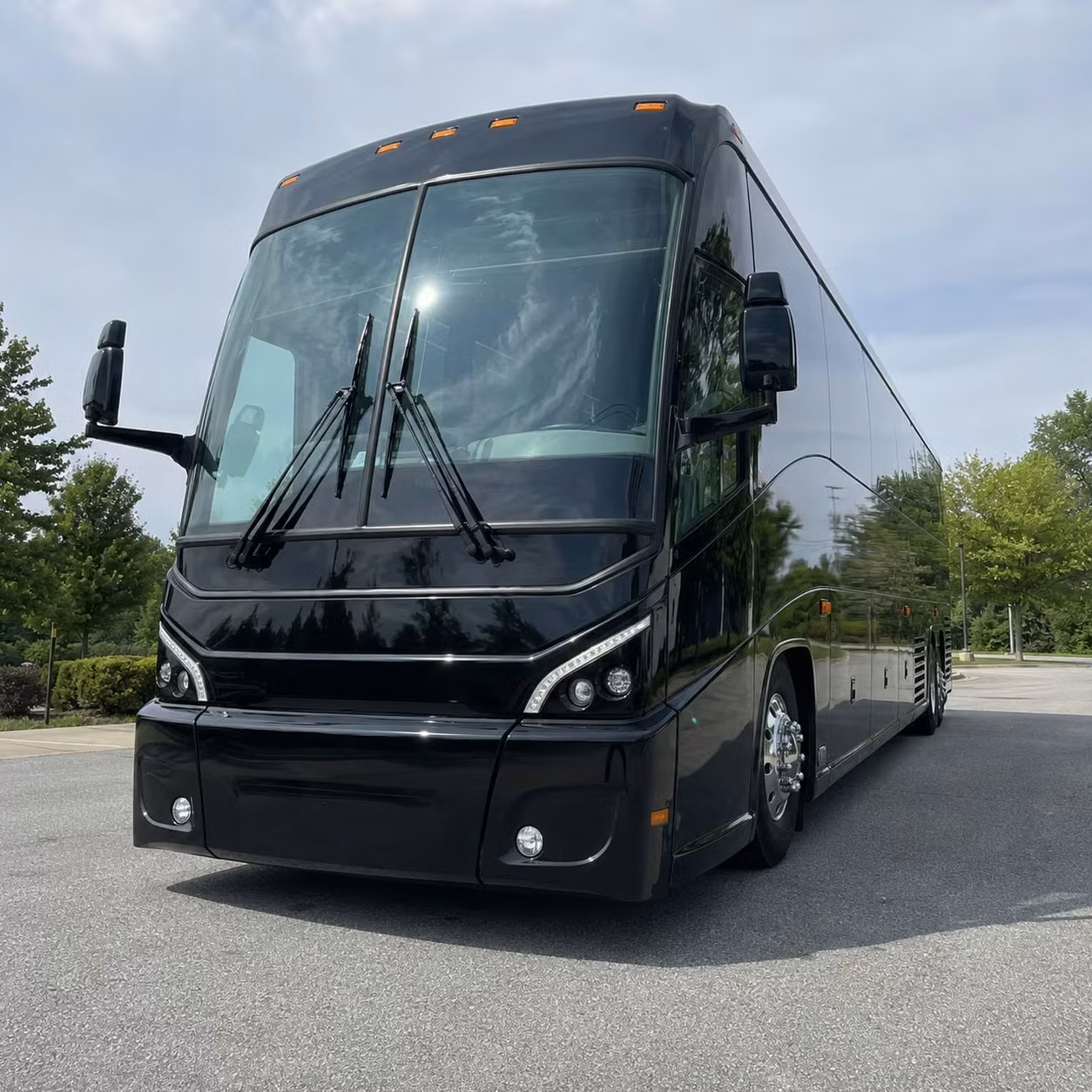 sports team fan charter bus rentals in lakewood
